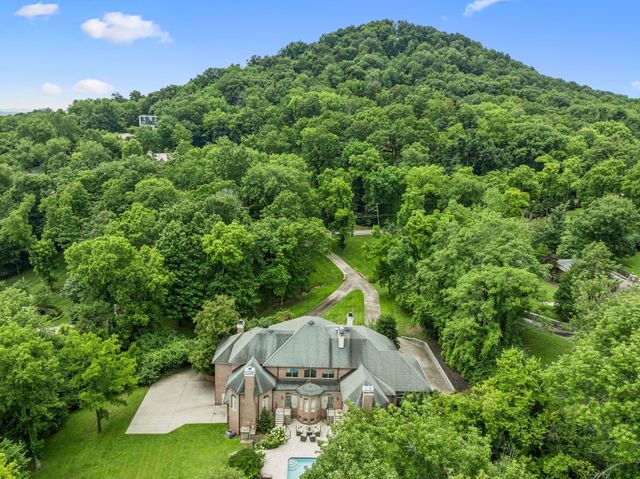 926 Overton Lea Rd, Nashville, TN 37220