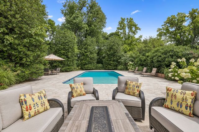 926 Overton Lea Rd, Nashville, TN 37220