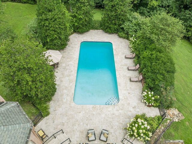 926 Overton Lea Rd, Nashville, TN 37220