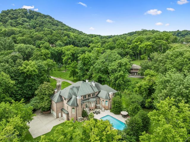 926 Overton Lea Rd, Nashville, TN 37220