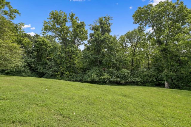 926 Overton Lea Rd, Nashville, TN 37220