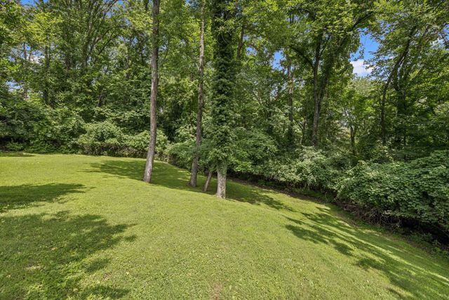 926 Overton Lea Rd, Nashville, TN 37220