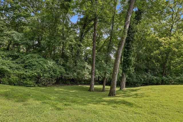 926 Overton Lea Rd, Nashville, TN 37220