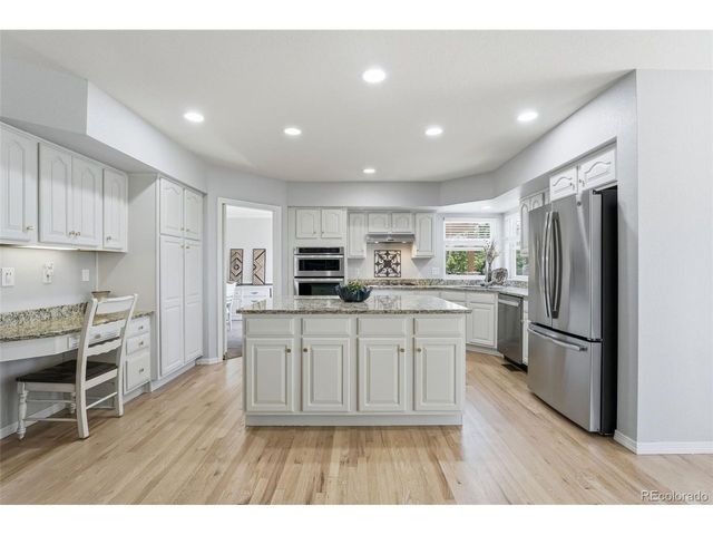 822 Shadowstone Dr, Highlands Ranch, CO 80129