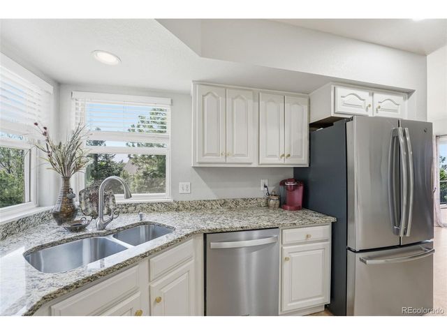 822 Shadowstone Dr, Highlands Ranch, CO 80129