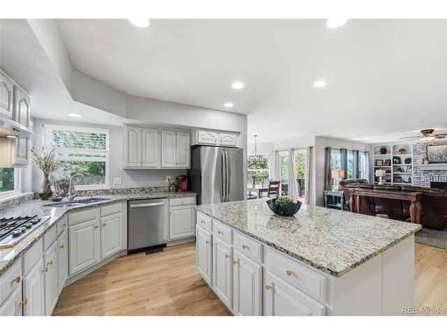 822 Shadowstone Dr, Highlands Ranch, CO 80129