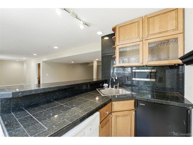 822 Shadowstone Dr, Highlands Ranch, CO 80129