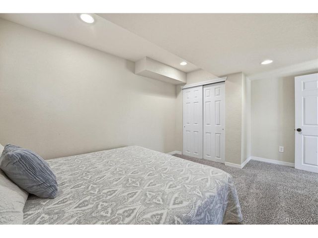 822 Shadowstone Dr, Highlands Ranch, CO 80129