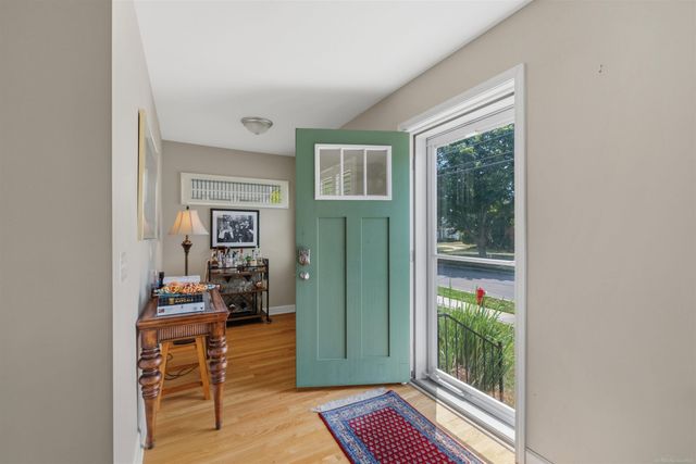 628 Notre Dame Street, Grosse Pointe, MI 48230