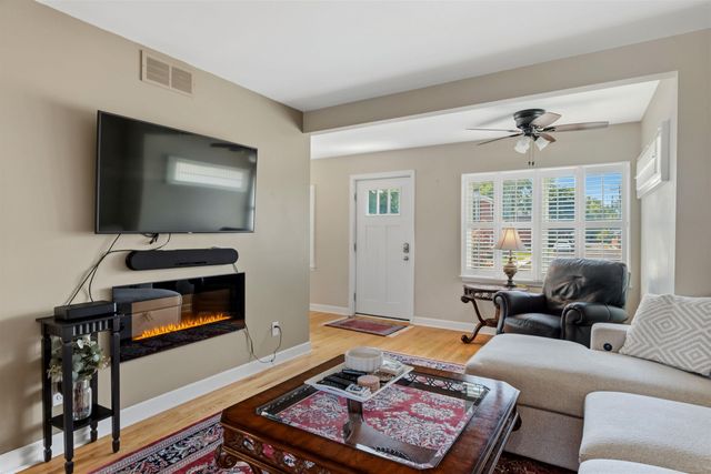 628 Notre Dame Street, Grosse Pointe, MI 48230