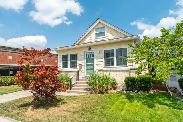 628 Notre Dame Street, Grosse Pointe, MI 48230