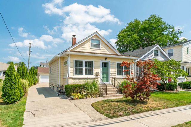 628 Notre Dame Street, Grosse Pointe, MI 48230