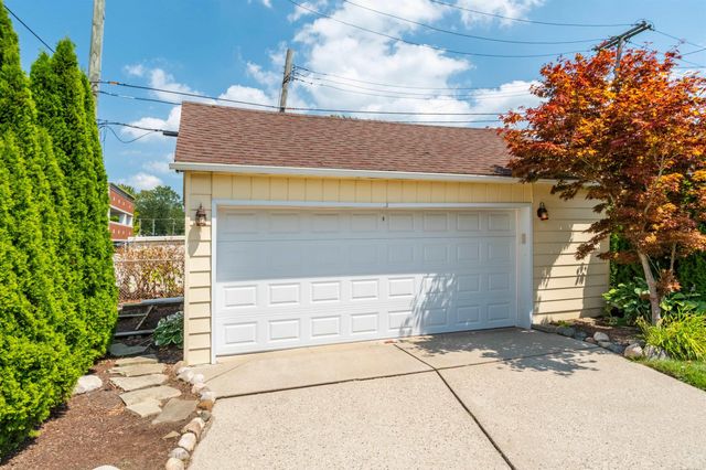 628 Notre Dame Street, Grosse Pointe, MI 48230