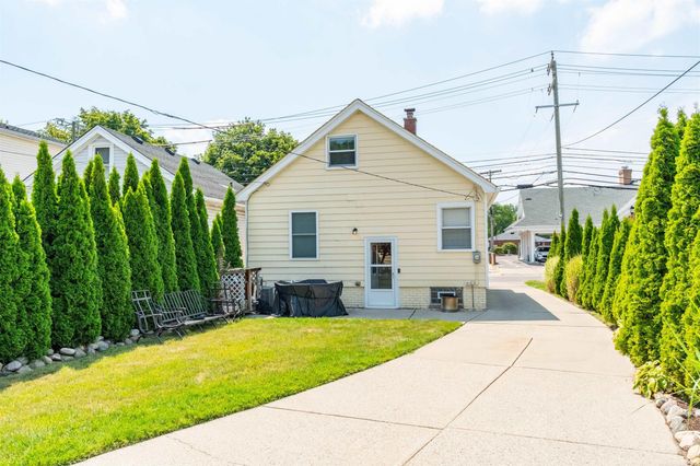 628 Notre Dame Street, Grosse Pointe, MI 48230