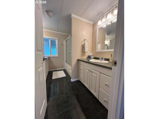 1300 Nw 384TH Cir, La Center, WA 98629
