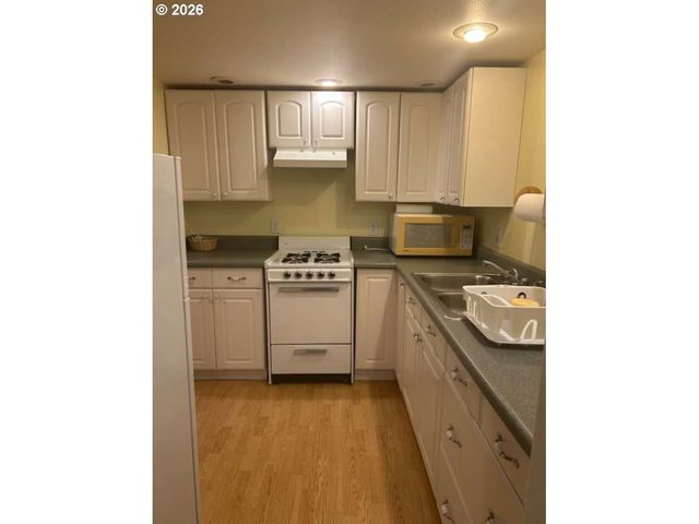 1300 Nw 384TH Cir, La Center, WA 98629