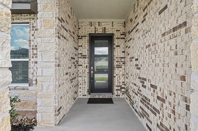 326 Springfield Terrace Drive, Conroe, TX 77304
