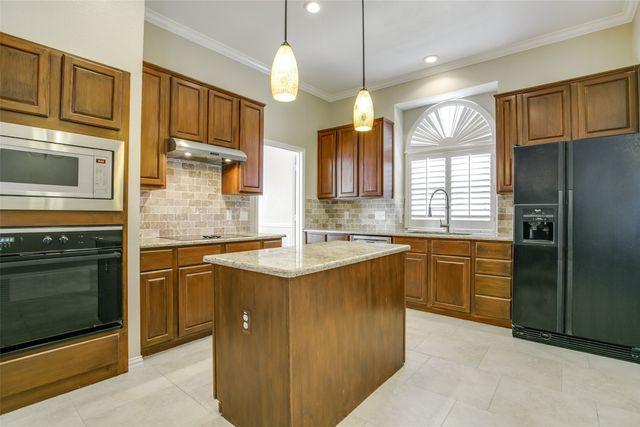 605 Rockcrossing Lane, Allen, TX 75002