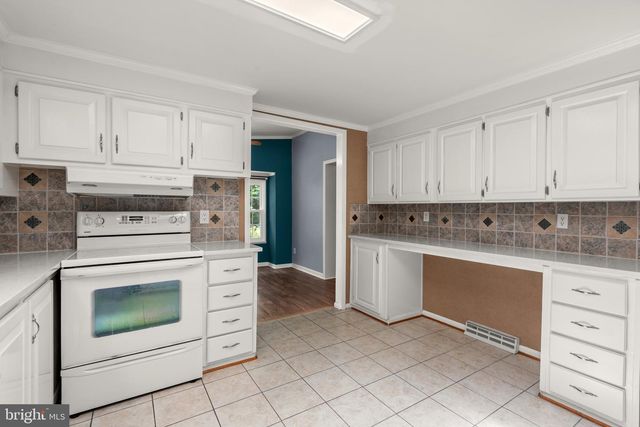 925 JONES DR, Ruther Glen, VA 22546