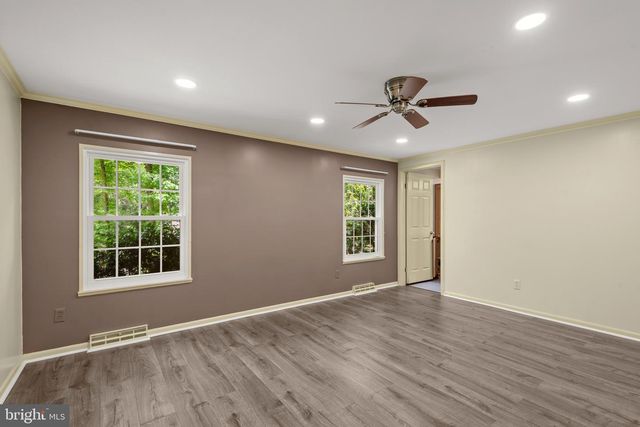 925 JONES DR, Ruther Glen, VA 22546