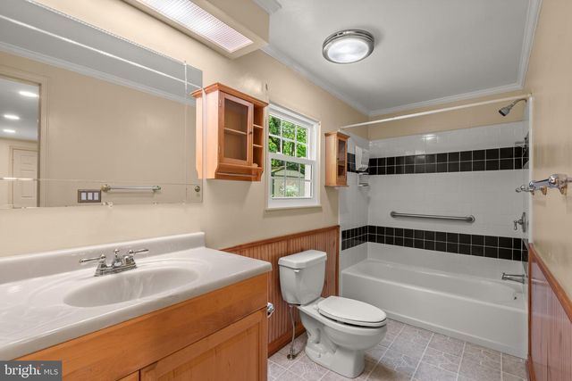925 JONES DR, Ruther Glen, VA 22546