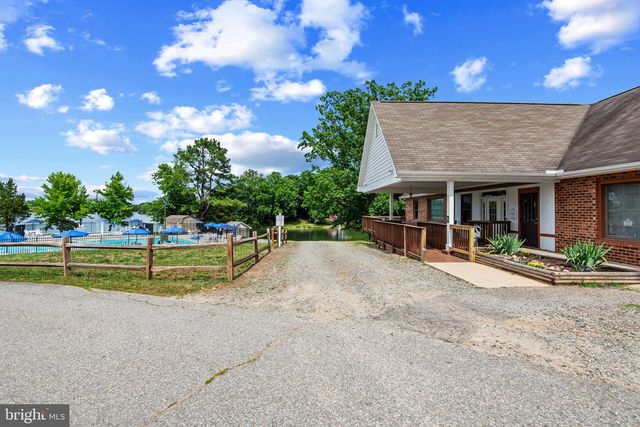 925 JONES DR, Ruther Glen, VA 22546