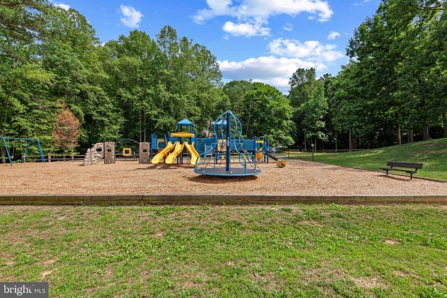 925 JONES DR, Ruther Glen, VA 22546