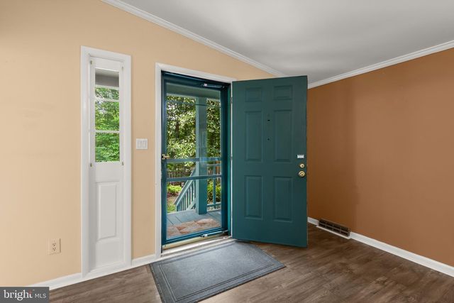 925 JONES DR, Ruther Glen, VA 22546