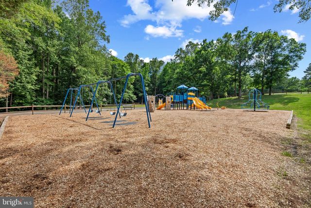 925 JONES DR, Ruther Glen, VA 22546