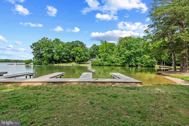 925 JONES DR, Ruther Glen, VA 22546