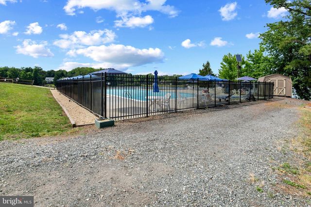 925 JONES DR, Ruther Glen, VA 22546