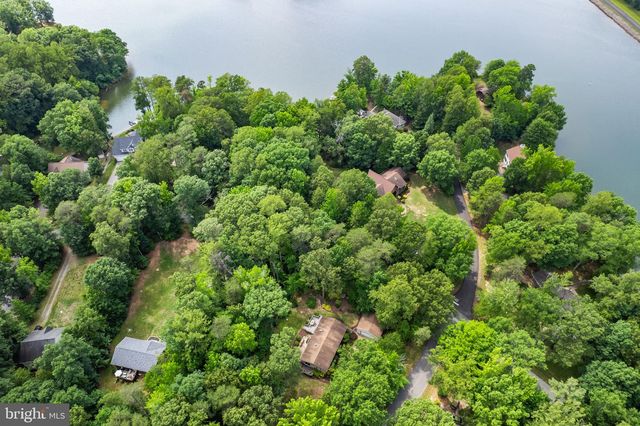 925 JONES DR, Ruther Glen, VA 22546