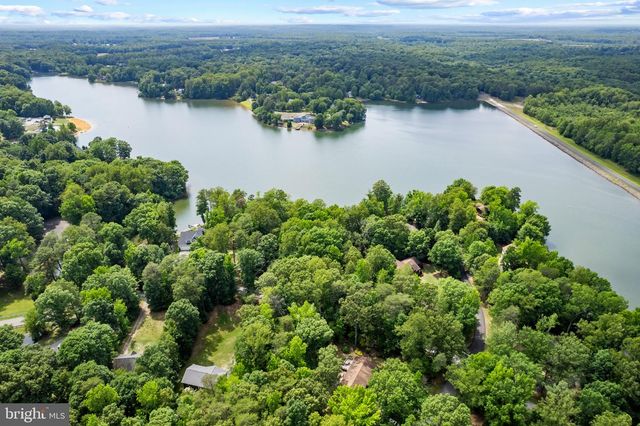 925 JONES DR, Ruther Glen, VA 22546