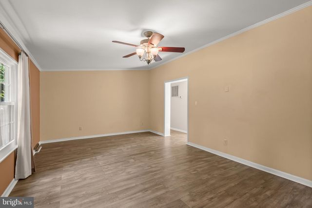 925 JONES DR, Ruther Glen, VA 22546