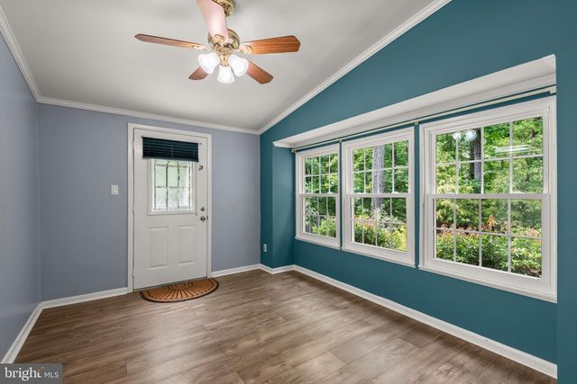 925 JONES DR, Ruther Glen, VA 22546