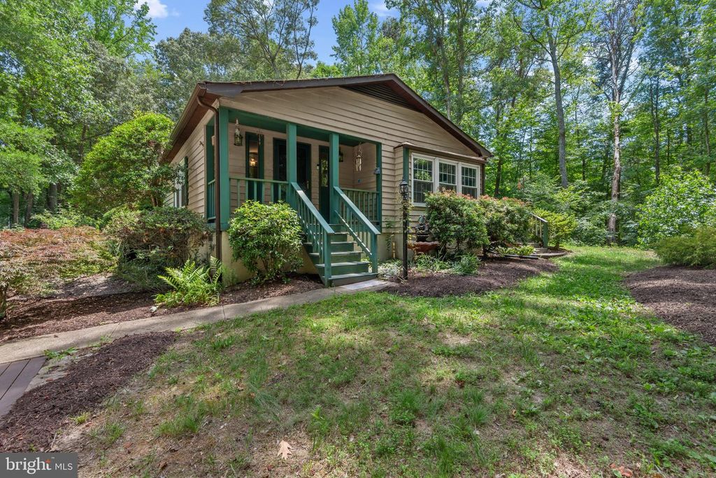 925 JONES DR, Ruther Glen, VA 22546