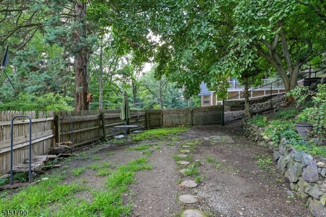 18 Bott Ln, Montville Twp., NJ 07082