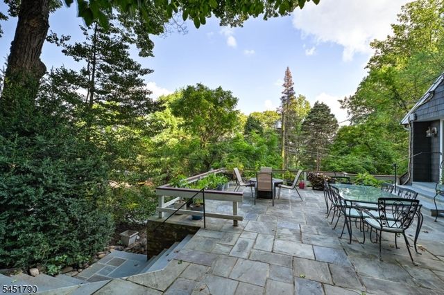 18 Bott Ln, Montville Twp., NJ 07082
