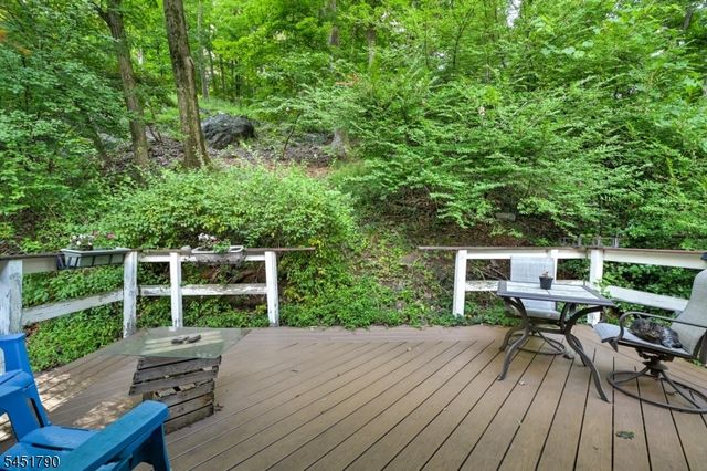 18 Bott Ln, Montville Twp., NJ 07082