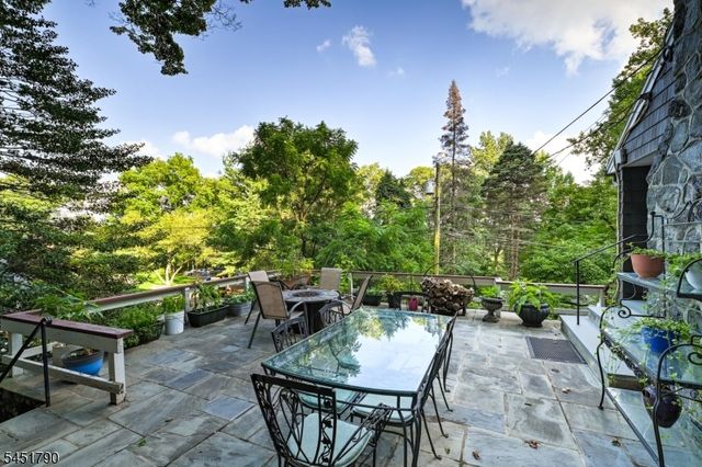 18 Bott Ln, Montville Twp., NJ 07082