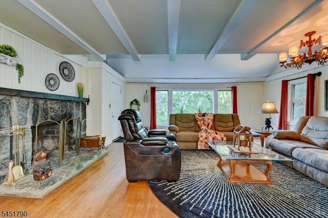 18 Bott Ln, Montville Twp., NJ 07082