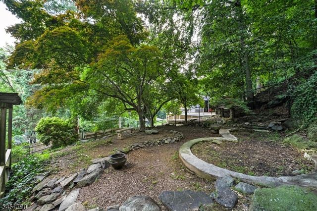 18 Bott Ln, Montville Twp., NJ 07082