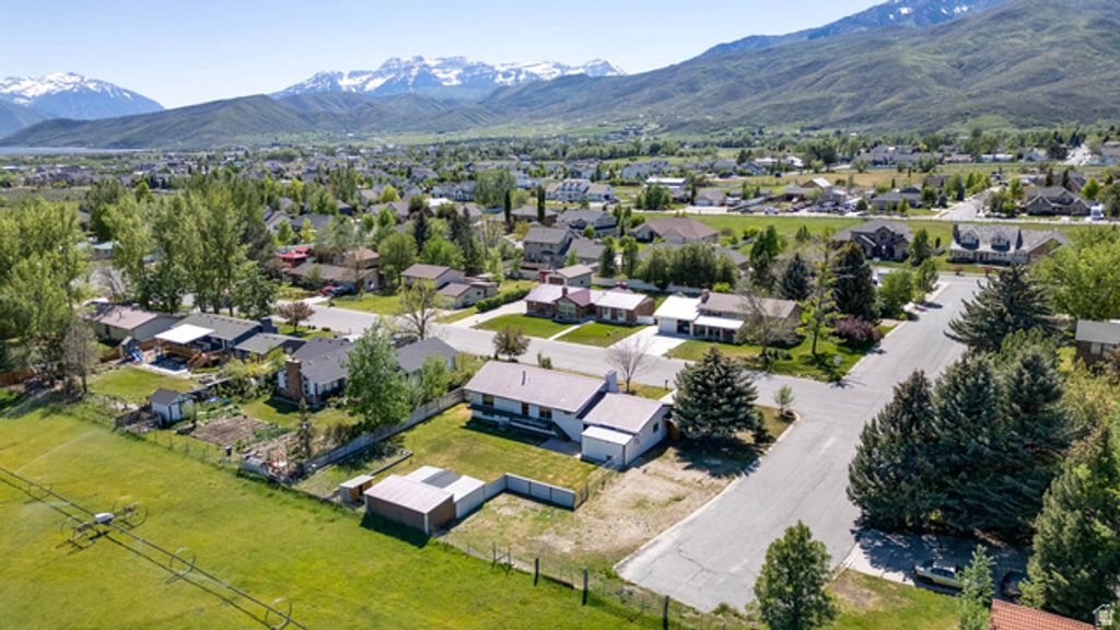 Image 2 of property listing at 117 S 580 E, Midway, UT 84049