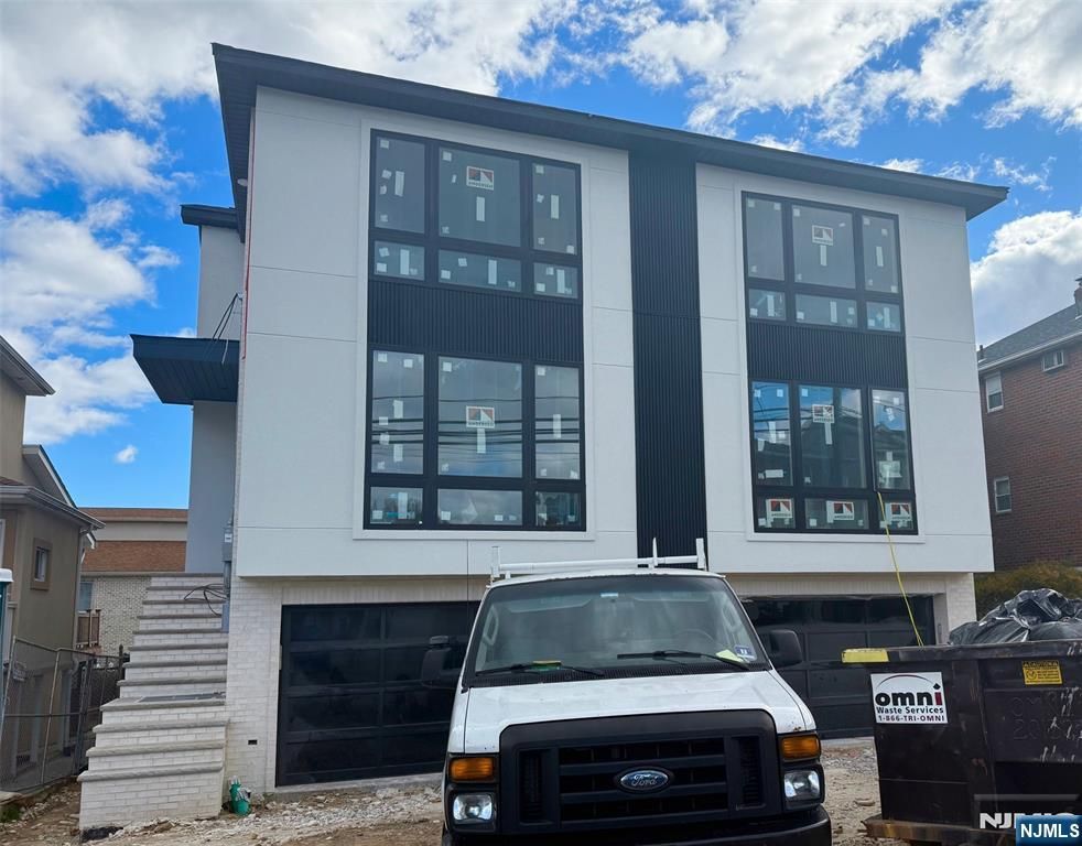 332 12th Street B, Palisades Park, NJ 07650