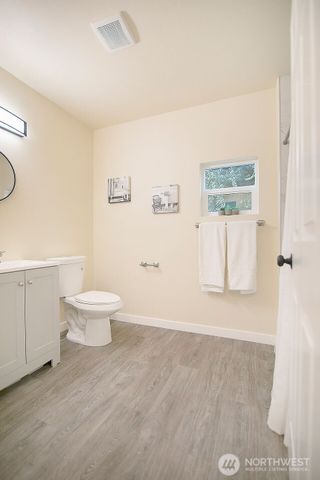 1214 S 5th Avenue, Kelso, WA 98626