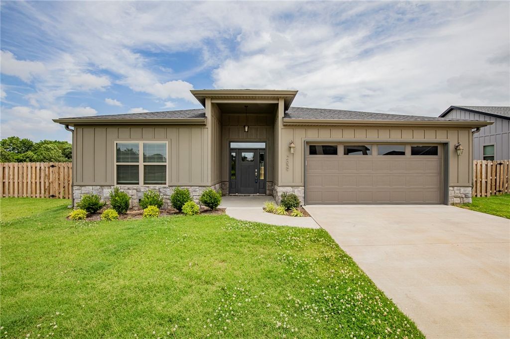 2659 Justin Drive, Fayetteville, AR 72704