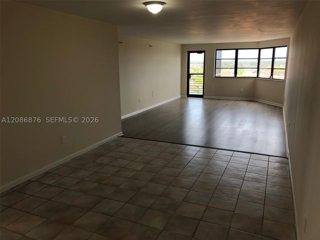 20840 San Simeon Way 702, Miami, FL 33179