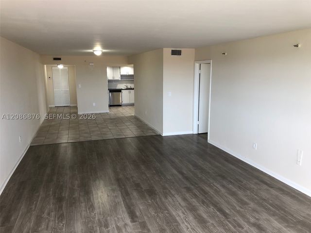 20840 San Simeon Way 702, Miami, FL 33179