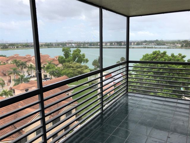 20840 San Simeon Way 702, Miami, FL 33179