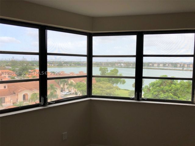 20840 San Simeon Way 702, Miami, FL 33179